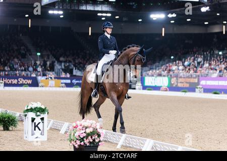 Jorinde Verwimp de Belgique avec charmer lors de la coupe du monde FEI dressage Freestyle au London International Horse Show le 14 décembre 2023, London Excel Centre, Royaume-Uni (photo de Maxime David - MXIMD Pictures) Banque D'Images