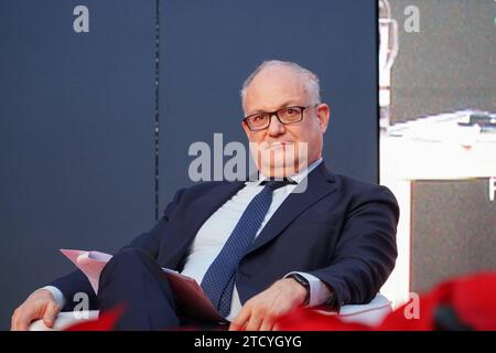 Actualités - Atreju, manifestation politique organisée par Fratelli d Italia, le parti Giorgia Meloni Roberto Gualtieri, homme politique pendant Atreju, manifestation politique organisée par Fratelli d Italia, le parti Giorgia Meloni, nouvelles à Rome, Italie, décembre 14 2023 Rome Castel Sant Angelo Italie Copyright : xAlessandraxCarlix/xLiveMediax LPN 1163060 Banque D'Images