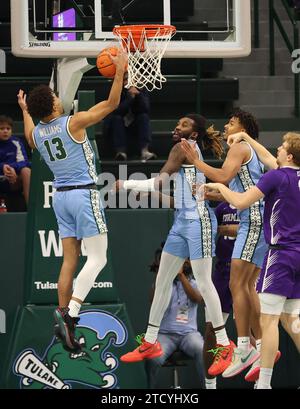 La Nouvelle-Orléans, États-Unis. 14 décembre 2023. Tulane Green Wave Guard Tre' Williams (13) tire un rebond lors d'un match de basket-ball masculin à Fogleman Arena à la Nouvelle-Orléans, Louisiane, le jeudi 14 décembre 2023. (Photo de Peter G. Forest/Sipa USA) crédit : SIPA USA/Alamy Live News Banque D'Images