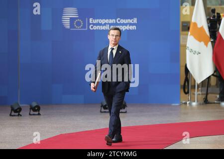 (231215) -- BRUXELLES, 15 déc. 2023 (Xinhua) -- le Premier ministre suédois Ulf Kristersson arrive pour une réunion des dirigeants de l'Union européenne (UE) à Bruxelles, Belgique, le 14 décembre 2023. Les dirigeants de l'UE sont convenus jeudi d'ouvrir les négociations d'adhésion à l'UE avec l'Ukraine et la Moldavie et d'accorder le statut de candidat à la Géorgie. (Xinhua/Zhao Dingzhe) crédit : Xinhua/Alamy Live News Banque D'Images