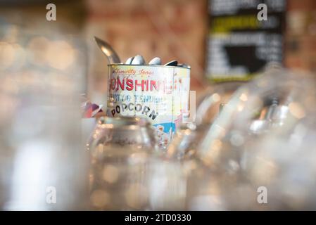 Photos intérieures de détails de l'intérieur d'un café avec de la nourriture, des boissons et des tableaux de menu Banque D'Images