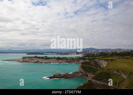 Campo Municipal de Golf Matalenas sur la côte spectaculaire, Santand Banque D'Images