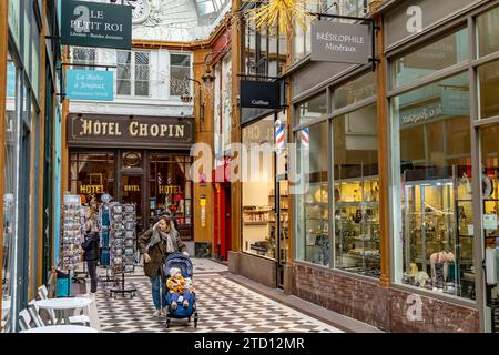 Hôtel Chopin, un petit hôtel boutique à l'intérieur du passage Jouffroy, l'une des galeries marchandes couvertes les plus populaires dans le 9e arrondissement de Paris, France Banque D'Images