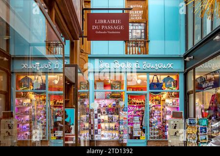 La boite à Joujoux un magasin de jouets à l'intérieur du passage Jouffroy, l'une des galeries marchandes couvertes les plus populaires de Paris, Banque D'Images