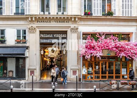 L'entrée du passage Verdeau une galerie marchande couverte située rue du Faubourg Montmartre dans le 9e arrondissement de Paris Banque D'Images