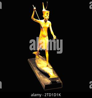 Illustration d'art inspirée de la statuette dorée en bois du pharaon égyptien Toutankhamon debout sur un bateau en bois, peinte pour représenter un bateau en papyrus Banque D'Images