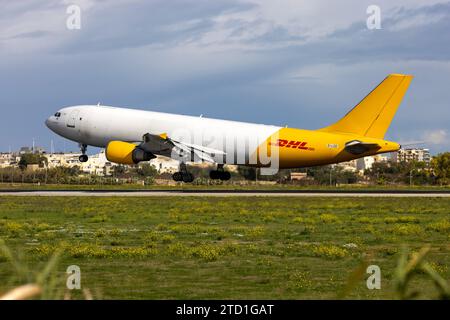 DHL (ASL Airlines) Airbus A300F4-605R (Reg : EI-LDD) de retour de Brescia, Italie sur un vol DHL supplémentaire. Banque D'Images