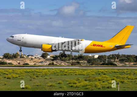 DHL (ASL Airlines) Airbus A300F4-605R (Reg : EI-LDD) de retour de Brescia, Italie sur un vol DHL supplémentaire. Banque D'Images