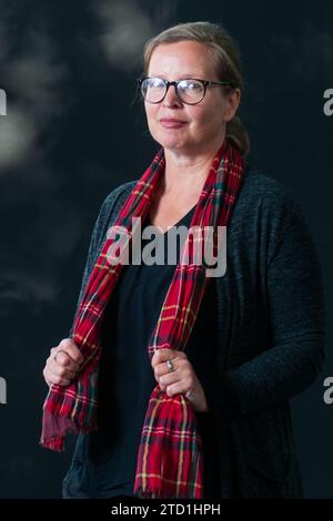 La directrice d'opéra et écrivaine allemande Jenny Erpenbeck assiste à un photocall lors du Festival international du livre d'Édimbourg le 12 août 2017 à Édimbourg, Banque D'Images