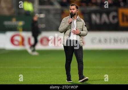 DEN HAAG, PAYS-BAS - DÉCEMBRE 15 : Haagse Singer avant le match lors du match néerlandais Keuken Kampioen Divisie entre ado Den Haag et NAC Breda au Bingoal Stadion le 15 décembre 2023 à Den Haag, pays-Bas. (Photo Hans van der Valk/Orange Pictures) Banque D'Images