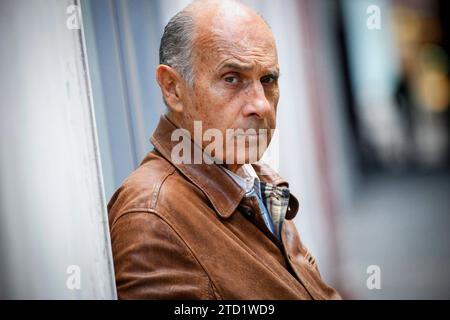 ©Thomas Padilla/MAXPPP - 30/08/2012 ; Paris, France ; PORTRAIT DU chanteur ACTEUR GUY MARCHAND au théâtre DES nuits. Guy Marchand, acteur et chanteur de Franche, est décédé. Photographié à Paris, France, le 2012 août Banque D'Images