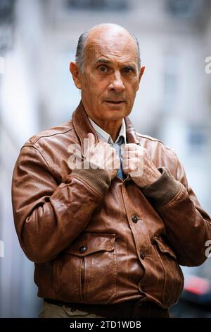 ©Thomas Padilla/MAXPPP - 30/08/2012 ; Paris, France ; PORTRAIT DU chanteur ACTEUR GUY MARCHAND au théâtre DES nuits. Guy Marchand, acteur et chanteur de Franche, est décédé. Photographié à Paris, France, le 2012 août Banque D'Images