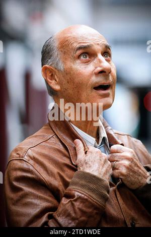 ©Thomas Padilla/MAXPPP - 30/08/2012 ; Paris, France ; PORTRAIT DU chanteur ACTEUR GUY MARCHAND au théâtre DES nuits. Guy Marchand, acteur et chanteur de Franche, est décédé. Photographié à Paris, France, le 2012 août Banque D'Images