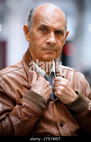 ©Thomas Padilla/MAXPPP - 30/08/2012 ; Paris, France ; PORTRAIT DU chanteur ACTEUR GUY MARCHAND au théâtre DES nuits. Guy Marchand, acteur et chanteur de Franche, est décédé. Photographié à Paris, France, le 2012 août Banque D'Images