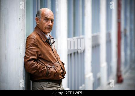 ©Thomas Padilla/MAXPPP - 30/08/2012 ; Paris, France ; PORTRAIT DU chanteur ACTEUR GUY MARCHAND au théâtre DES nuits. Guy Marchand, acteur et chanteur de Franche, est décédé. Photographié à Paris, France, le 2012 août Banque D'Images