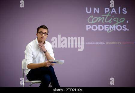 Madrid, 11/23/2015. Iñigo Errejón, directeur de la campagne électorale de Podemos, présente les éléments centraux des élections 20D lors d’une conférence de presse. Photo : Oscar del Pozo ARCHDC. Crédit : Album / Archivo ABC / Oscar del Pozo Banque D'Images