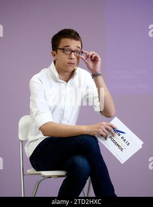 Madrid, 11/23/2015. Iñigo Errejón, directeur de la campagne électorale de Podemos, présente les éléments centraux des élections 20D lors d’une conférence de presse. Photo : Oscar del Pozo ARCHDC. Crédit : Album / Archivo ABC / Oscar del Pozo Banque D'Images