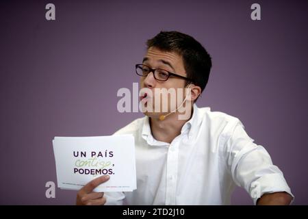 Madrid, 11/23/2015. Iñigo Errejón, directeur de la campagne électorale de Podemos, présente les éléments centraux des élections 20D lors d’une conférence de presse. Photo : Oscar del Pozo ARCHDC. Crédit : Album / Archivo ABC / Oscar del Pozo Banque D'Images