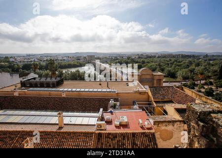 Córdoba, 10/19/2018. Journées d'architecture sur les dômes de la maqsura de la Mosquée Cathédrale. Sur l'image, vues depuis les toits du pont, la Puerta del Puente, la Torre de la Calahorra et la Plaza del Triunfo. Photo : Roldán Serrano ARCHCOR. Crédit : Album / Archivo ABC / Roldán Serrano Banque D'Images