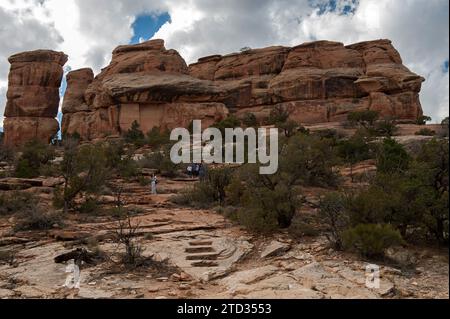 Randonneurs sur le sentier de Devil's Kitchen, dans le Colorado National Monument Banque D'Images