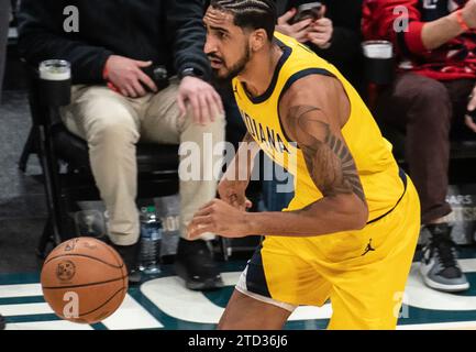 WASHINGTON, DC - 15 DÉCEMBRE : l'attaquant OBI Toppin (1) des Indiana Pacers arrive sur le terrain lors d'un match NBA entre les Wizards de Washington et les Pacers de l'Indiana le 15 décembre 2023, à Capital One Arena, à Washington, DC. (Photo de Tony Quinn/SipaUSA) Banque D'Images