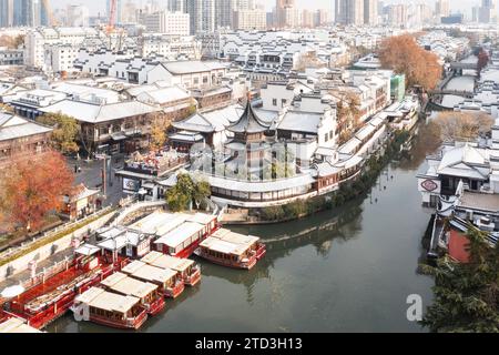 NANJING, CHINE - 16 DÉCEMBRE 2023 - la photo prise le 16 décembre 2023 montre le paysage de neige du temple de Confucius à Nanjing, Jiang, dans l'est de la Chine Banque D'Images