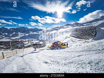 PistenBully, Tiefenbachferner, domaine skiable des glaciers, Sölden, Ötztal, Tyrol Banque D'Images