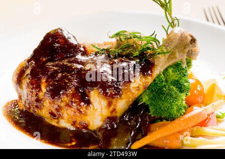 Sauce bière fraîche ragoût de poulet et mélange de légumes, photographie de nourriture Banque D'Images