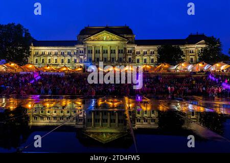 DEU Sachsen Dresden visionnement public à Dresde visionnement public sur les rives de l'Elbe à Dresde sur le terrain de la Filmnaechte am Elbufer, où Banque D'Images