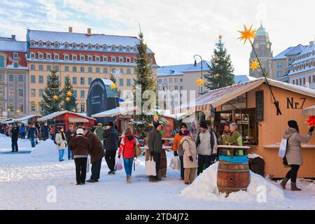 Marché de Noël sur le Neumarkt Banque D'Images