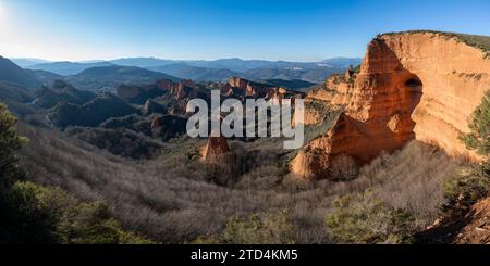 Une vue panoramique de Las Médulas une mine d'or romaine depuis le Mirador de Orellán Banque D'Images