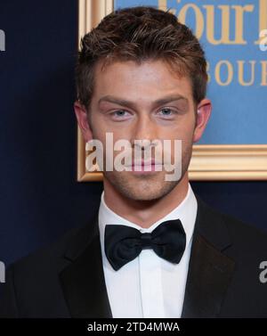 Evan Hofer arrive à la 50e cérémonie annuelle des Daytime Emmy Awards qui se tient à l’hôtel The Westin Bonaventure à Los Angeles, CA, le vendredi 15 décembre 2023. (Photo de Sthanlee B. Mirador/Sipa USA) Banque D'Images