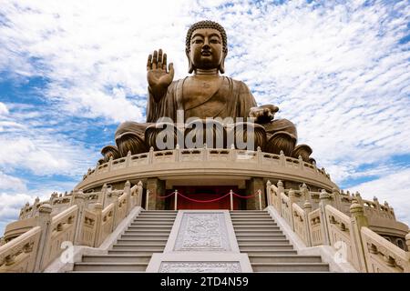 Le Grand Bouddha situé à Ngong Ping, île de Lantau, à Hong Kong. Banque D'Images