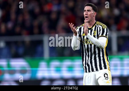 Gênes, Italie. 15 décembre 2023. Dusan Vlahovic de la Juventus FC gestes lors du match de football Serie A entre Genoa FC et Juventus FC au Stadio Luigi Ferraris le 15 2023 décembre à Gênes, Italie . Crédit : Marco Canoniero/Alamy Live News Banque D'Images