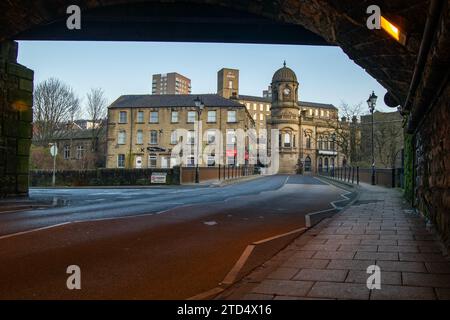 Town Hall Street, pont Sowerby Banque D'Images