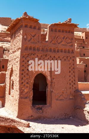 Extérieur d'ait Ben Haddou, un village fortifié au centre du Maroc, Afrique du Nord Banque D'Images