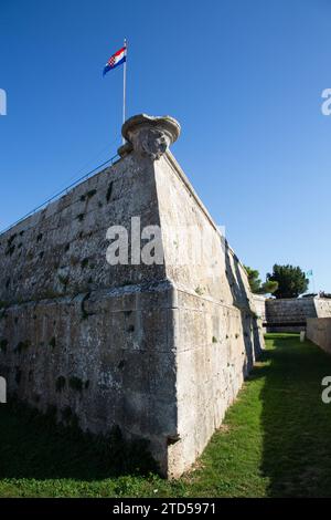 Sculpture d'angle décoratif, mur extérieur, fort de Pula (aussi appelé Château), 1630, Pula, Croatie Banque D'Images