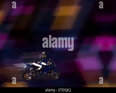 blur santa claus moto transport en mouvement à l'extérieur roues de vitesse de fond guidon superbike Banque D'Images