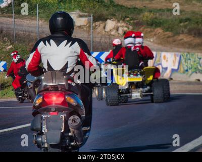blur santa claus moto transport en mouvement à l'extérieur roues de vitesse de fond guidon superbike Banque D'Images