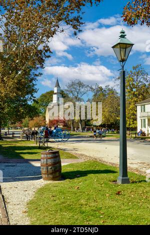 Promenade en calèche sur Duke of Gloucester Street à Colonial Williamsburg, Virginie Banque D'Images