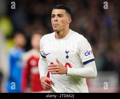 Nottingham, Angleterre, 15 décembre 2023. Pedro Porro de Tottenham lors du match de Premier League au City Ground, Nottingham. Le crédit photo devrait se lire : Andrew Yates / Sportimage Banque D'Images