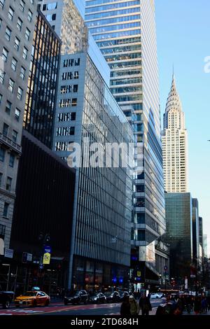 Chrysler Building sur la 42e rue dans le centre-ville de Manhattan, New York Banque D'Images
