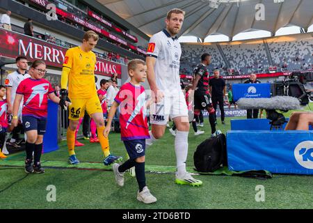 Les joueurs d'Adelaide United et des Wanderers entrent sur le terrain avant la Rd8 hommes de La A-League entre les Wanderers et Adelaide United au CommBank Stadium le décembre Banque D'Images