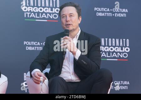 16 décembre 2023, Rome, Italie : l'entrepreneur sud-africain Elon Musk prend la parole lors de l'événement Atreju 2023 organisé par Fratelli d'Italia. (Image de crédit : © Matteo Nardone/Pacific Press via ZUMA Press Wire) USAGE ÉDITORIAL SEULEMENT! Non destiné à UN USAGE commercial ! Banque D'Images