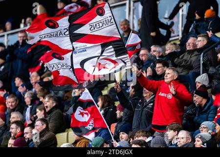 LONDRES, ROYAUME-UNI. 16 décembre 2023. Supporters sarrasins lors de Saracens vs Connacht Rugby - Investec Champions Cup au StoneX Stadium le samedi 16 décembre 2023. LONDRES ANGLETERRE. Crédit : Taka G Wu/Alamy Live News Banque D'Images