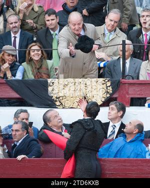 Brihuega (Guadalajara), 04/11/2015. Corrida de Jose María Manzanares, Morante de la Puebla et Enrique Ponce. Le roi émérite Don Juan Carlos I assiste à la corrida. Photo : de San Bernardo. ARCHDC. Crédit : Album / Archivo ABC / Eduardo San Bernardo Banque D'Images