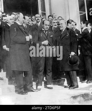 11/30/1922. La conférence de Lausanne Lord Curzon (1), M. Mussolini (2), et M. Poincaré (3), laissant l'important entretien qu'ils ont tenu à l'hôtel Beaurivage. Crédit : Album / Archivo ABC / Ortiz Banque D'Images