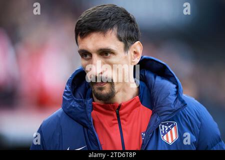 Bilbao, Vizcaya, Espagne. 16 décembre 2023. Stefan Savic de l'Atletico de Madrid regarde pendant le match de LaLiga EA Sports entre Athletic Club et ATL Banque D'Images