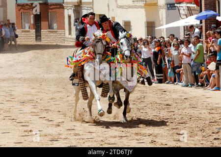 Carpio de Tajo (Tolède), 07/25/2015. Fête du Saint patron de Santiago Apóstol à Carpio de Tajo. Dans l'image, courses hippiques attelées. Photo : Ana Pérez Herrera ARCHDC. Crédit : Album / Archivo ABC / Ana Pérez Herrera Banque D'Images