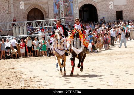 Carpio de Tajo (Tolède), 07/25/2015. Fête du Saint patron de Santiago Apóstol à Carpio de Tajo. Dans l'image, courses hippiques attelées. Photo : Ana Pérez Herrera ARCHDC. Crédit : Album / Archivo ABC / Ana Pérez Herrera Banque D'Images